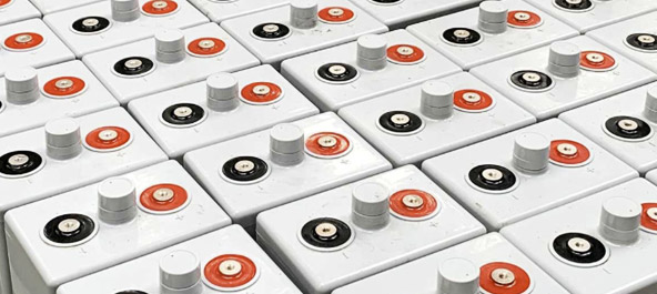 <p>经验丰富的团队可以快速诊断老化和容量损失等问题，优化性能并延长电池寿命。</p>
